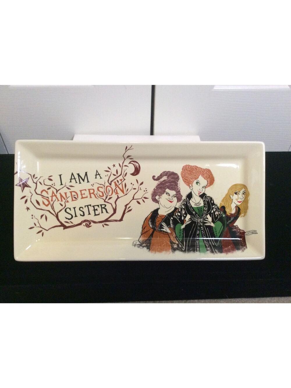 BRAND NEW DISNEY HOCUS POCUS HALLOWEEN DECORATIVE TRAY “I AM A SANDERSON SISTER”